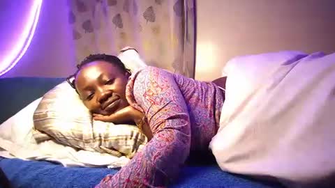 lulu_sparks1 online show from 4, 10, 2025