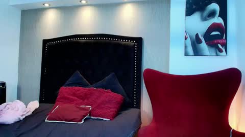 Luna And Titan  online show from 9, 1, 2026