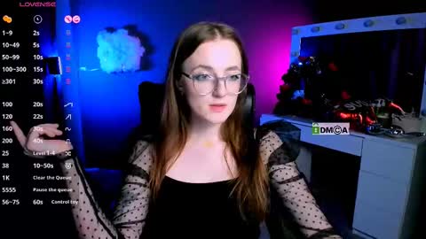 luna_berryy online show from 18, 2, 2025