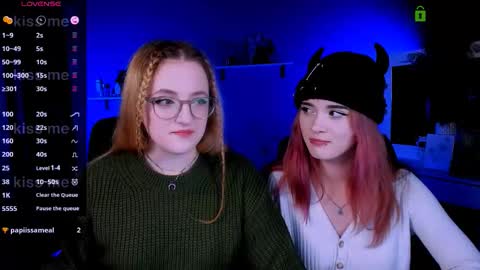 luna_berryy online show from 3, 10, 2025