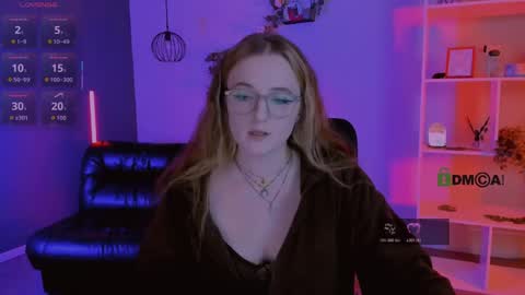 luna_berryy online show from 21, 4, 2026