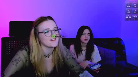 luna_berryy online show from 11, 6, 2026