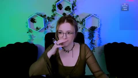 luna_berryy online show from 14, 6, 2026
