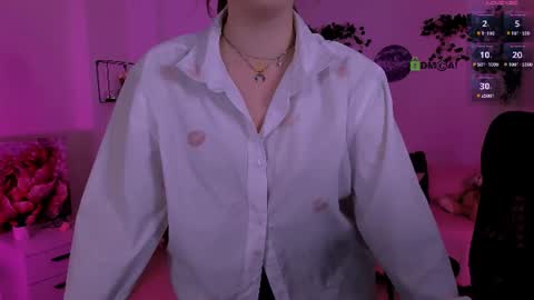 luna_berryy online show from 23, 7, 2026