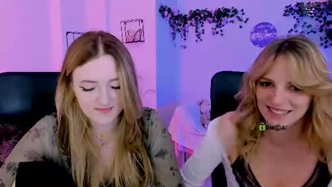 luna_berryy online show from 27, 7, 2026