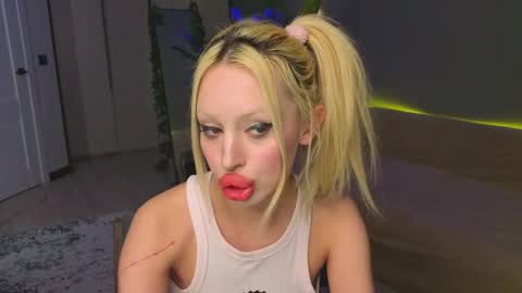 luna_beverly online show from 28, 4, 2026