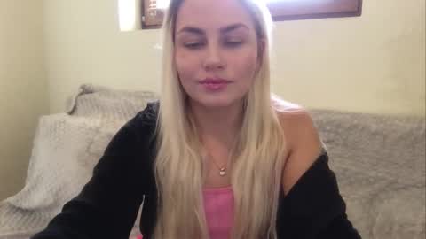 Snapshot of luna_blazer chatting on 22, 11, 2025 luna_blazer online show from 22, 11, 2025