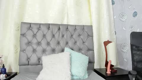 Luna Eva online show from 6, 3, 2025