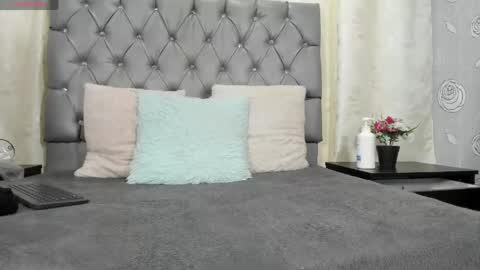 Luna Eva online show from 27, 4, 2026