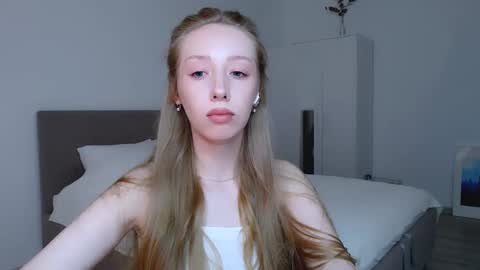 Luna online show from 23, 2, 2025