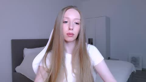 Luna online show from 4, 2, 2026