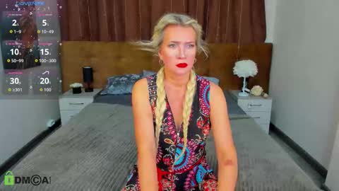 luna_lew1s online show from 14, 10, 2025