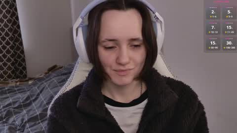 luna_loveeee online show from 27, 4, 2026