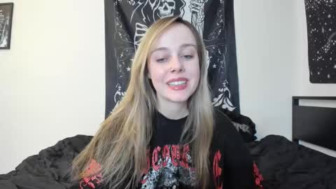 Luna online show from 10, 11, 2025