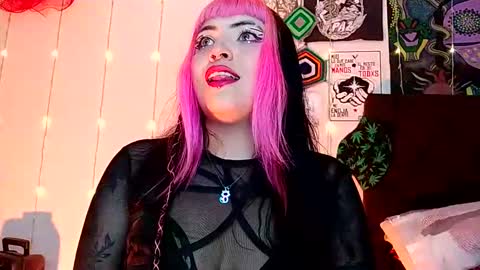 MISS LUNA  online show from 1, 1, 2025