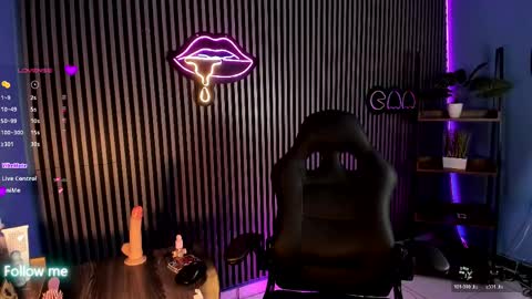 Luna Rosse  online show from 24, 4, 2026