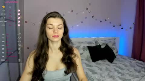 luna_smille online show from 6, 3, 2025