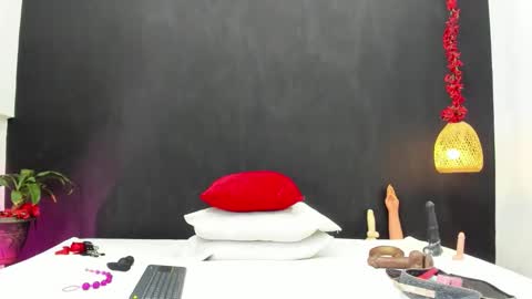 Luna online show from 13, 9, 2025