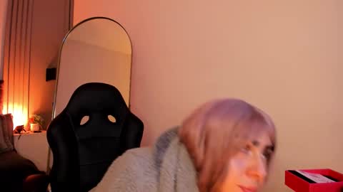 Snapshot of luna_tagliaferri chatting on 5, 1, 2026 Luna online show from 5, 1, 2026