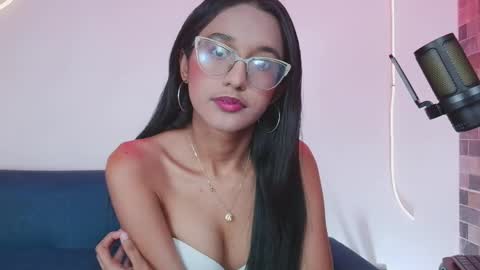 Snapshot of luna_valen chatting on 15, 5, 2026 luna_valen online show from 15, 5, 2026