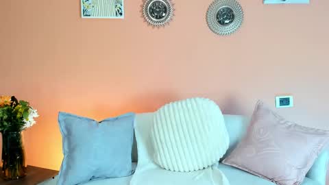 Snapshot of luna_velmont chatting on 27, 2, 2026 LUNA online show from 27, 2, 2026