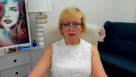 L u n a online show from 18, 6, 2026
