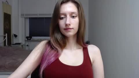 L U N A  online show from 15, 12, 2025