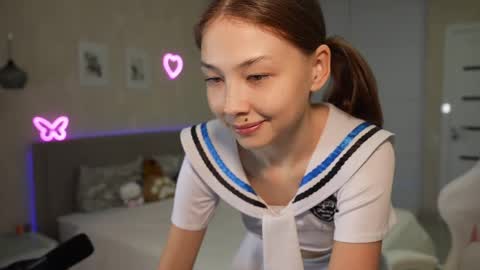 Snapshot of luna_yung chatting on 6, 5, 2026 Sweet Luna online show from 6, 5, 2026