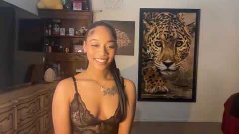 lunaa_11 online show from 5, 12, 2024