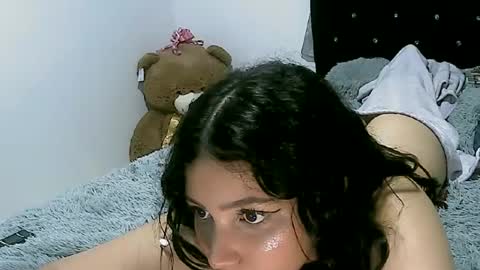 lunaa_sub online show from 8, 3, 2025