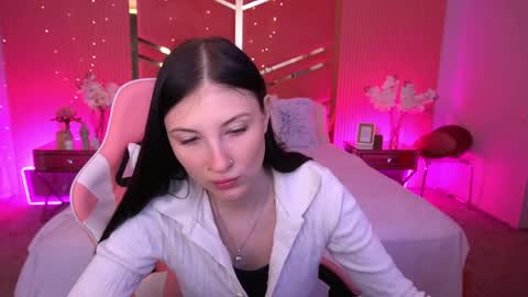 lunaamay online show from 27, 4, 2026