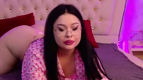 lunababe_ online show from 13, 6, 2026