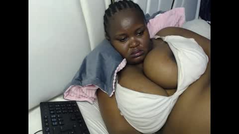 lunabloom01 online show from 4, 10, 2025