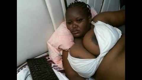 lunabloom01 online show from 15, 12, 2025