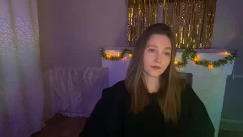 Snapshot of lunafeather chatting on 19, 12, 2025 lunafeather online show from 19, 12, 2025