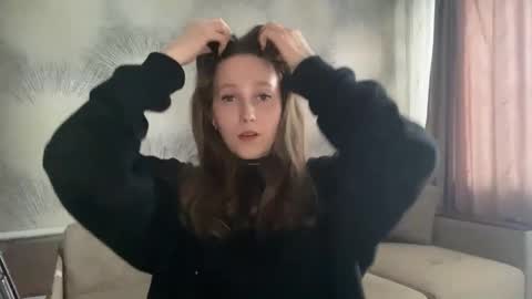 Snapshot of lunafeather chatting on 17, 1, 2026 lunafeather online show from 17, 1, 2026