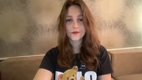 Snapshot of lunafeather chatting on 8, 3, 2026 lunafeather online show from 8, 3, 2026