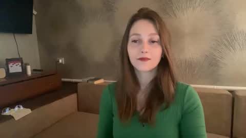 Snapshot of lunafeather chatting on 28, 3, 2026 lunafeather online show from 28, 3, 2026