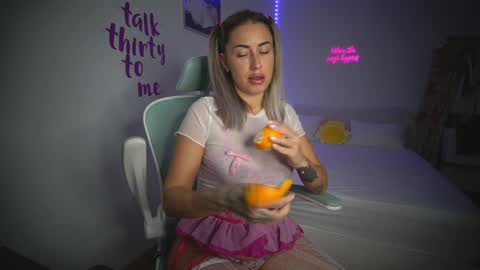 Laura online show from 30, 11, 2025