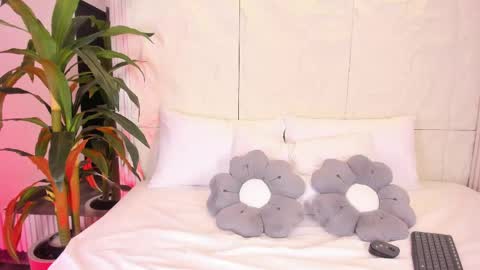 Luna  online show from 22, 4, 2026