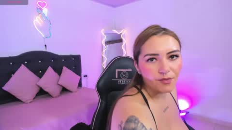 LUNA KITTY  online show from 21, 4, 2026