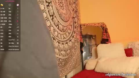 luna dela cruz online show from 28, 10, 2025