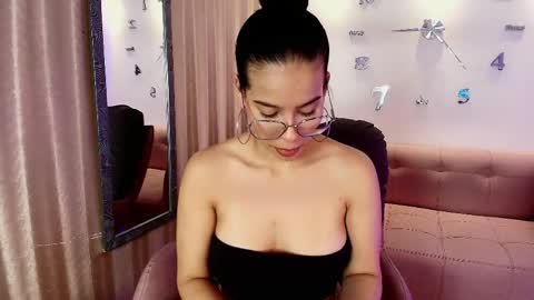 lunamillers_ online show from 15, 4, 2026