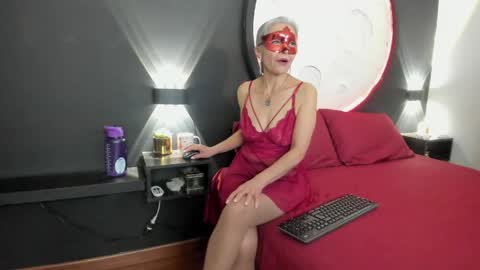 lunamisteriosa_ online show from 24, 4, 2026