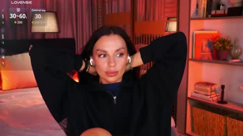 Luna  next streams Mon Fri Sat Sun 8pm-5am gmt0 online show from 25, 4, 2026