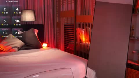 Luna  next streams Mon Fri Sat Sun 8pm-5am gmt0 online show from 26, 4, 2026