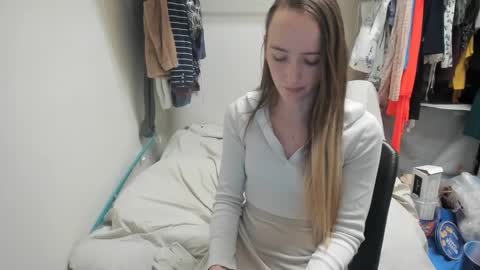 lunapixie2020 online show from 30, 12, 2024