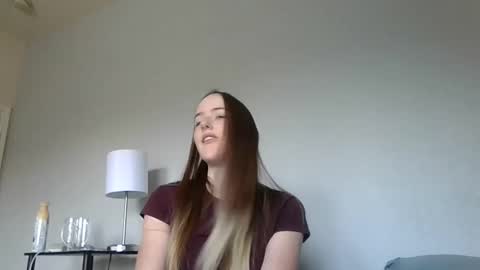 lunapixie2020 online show from 19, 9, 2025