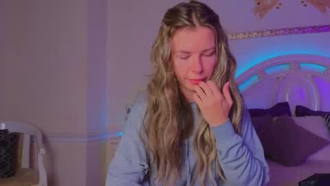 Luna Rishi online show from 11, 10, 2025