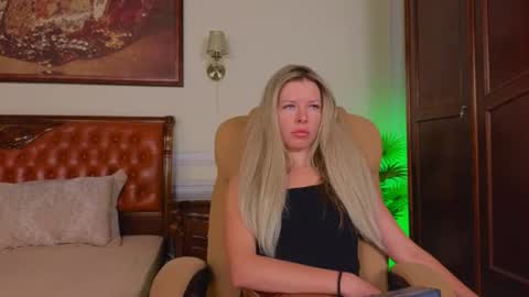 Luna Rishi online show from 22, 6, 2026